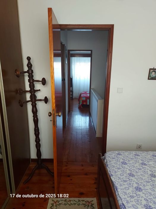 Arrendo moradia de familia no Bairro da madre de Deus