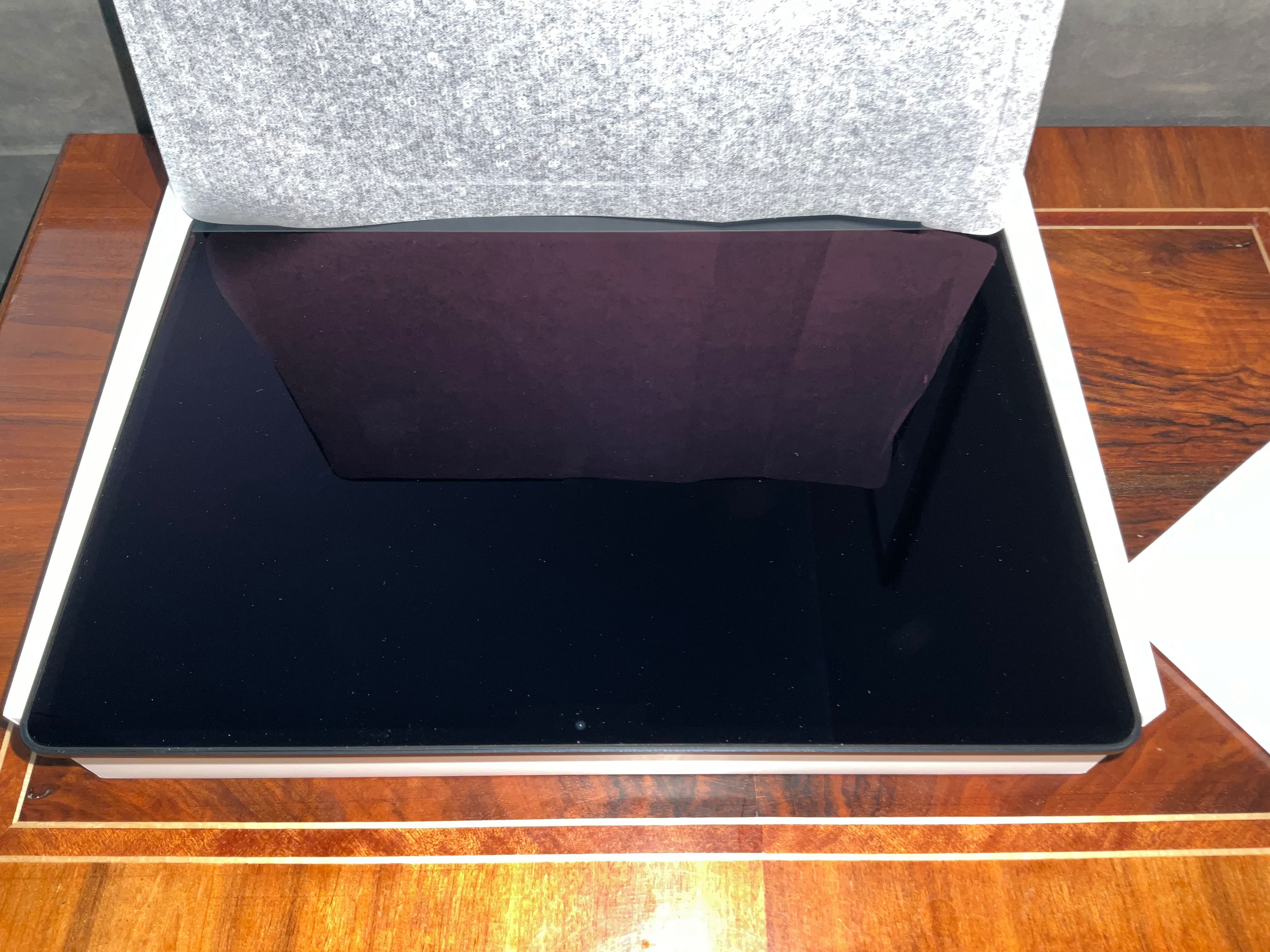 Apple MacBook Air 13''M2, 8-core CPU,8-core GPU, 256 GB - Midnight