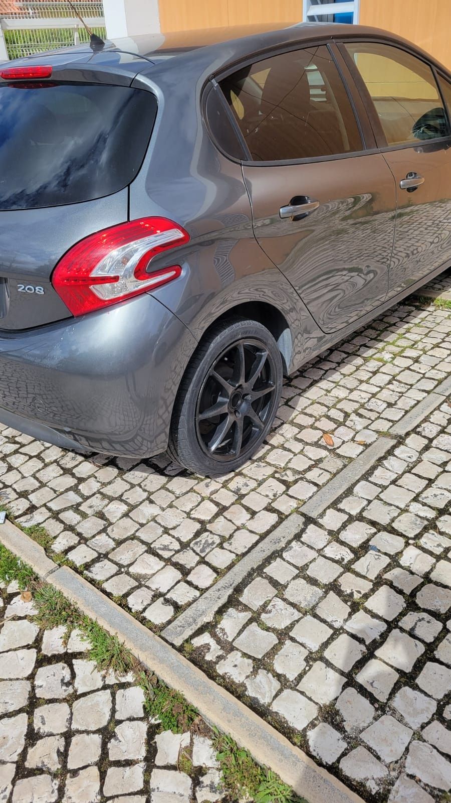 Peugeot 208 1.4 impecável