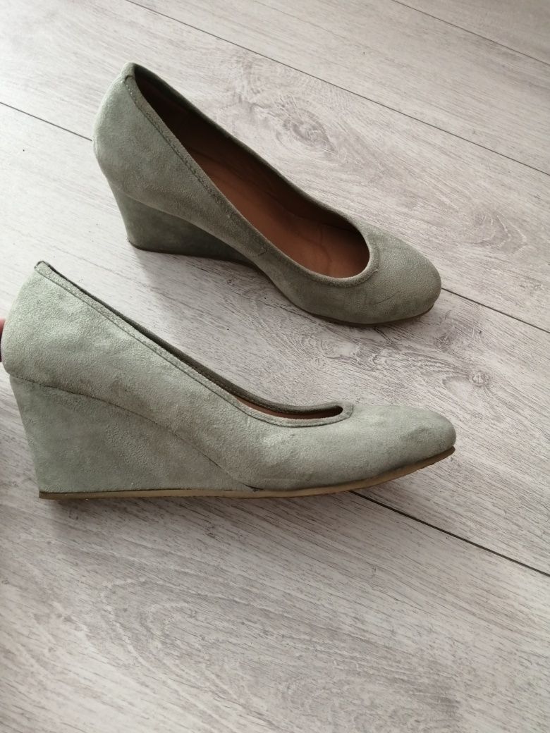 Mietowe buty r. 40