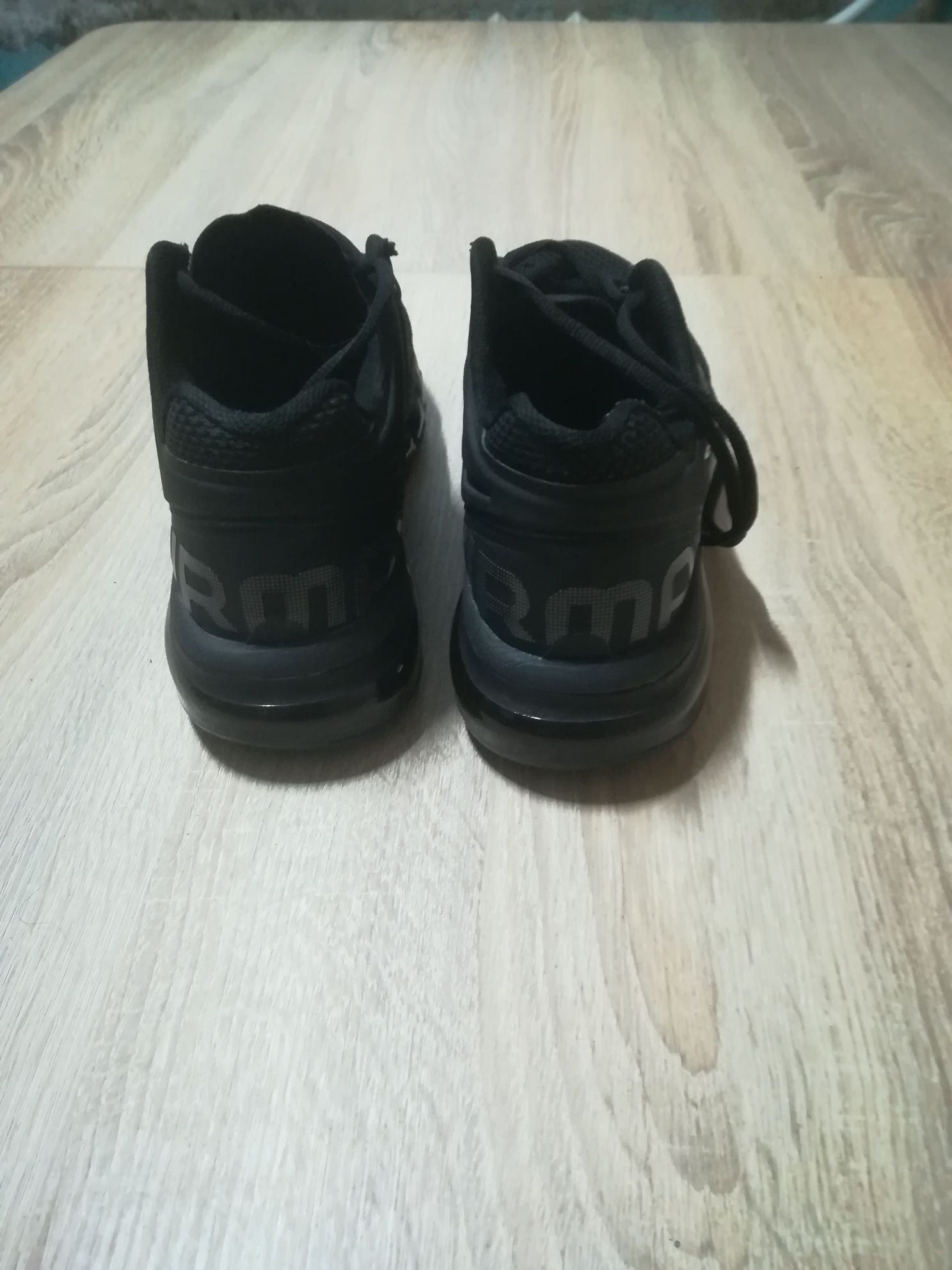 Продам Nike Air Max plus