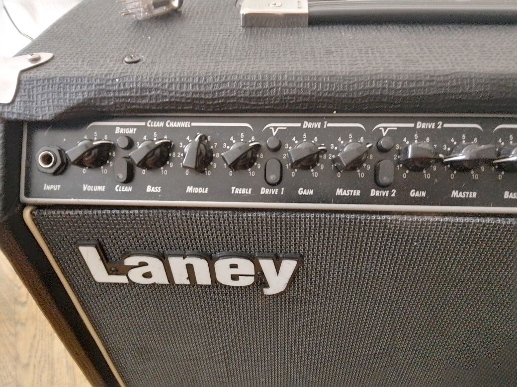 Комбоусилитель Laney LV200