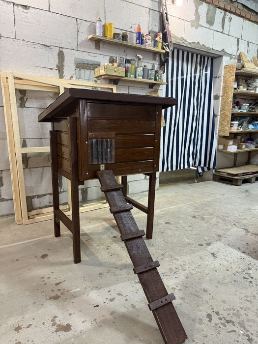 Будиночок для котиків.