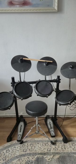 Електронна ударна установка Alesis Turbo