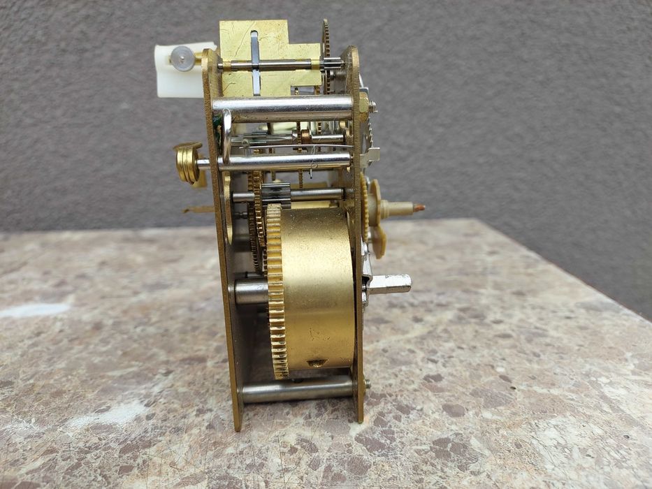 M125 Mechanizm starego zegara ściennego FHS Hermle 141-071