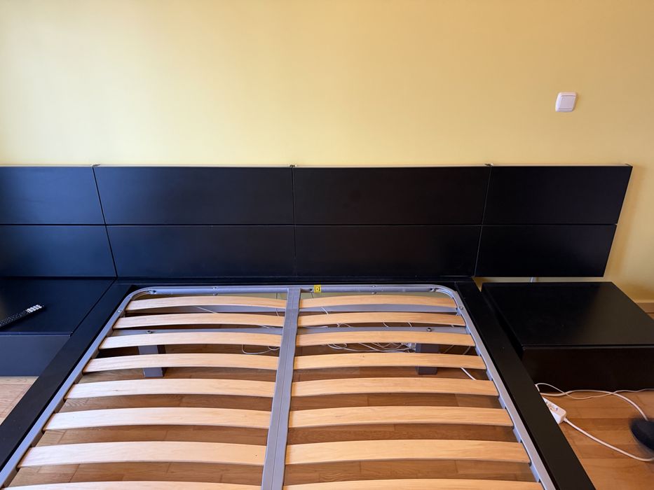 Quarto Completo -Cama, Cabeceira, Cómoda e Mesas de Cabeceira