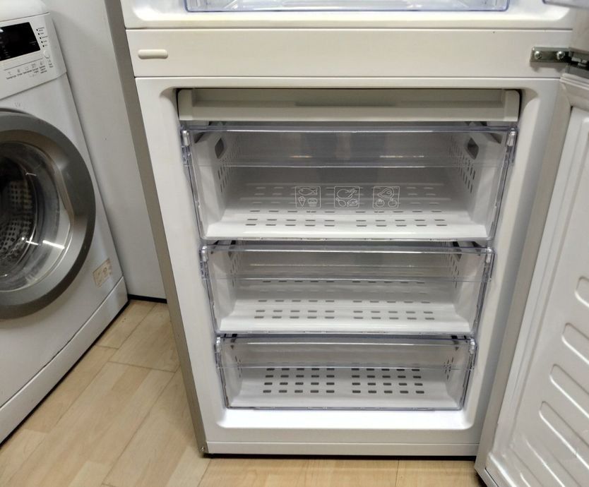 Холодильник Beko RCNB296K No Frost