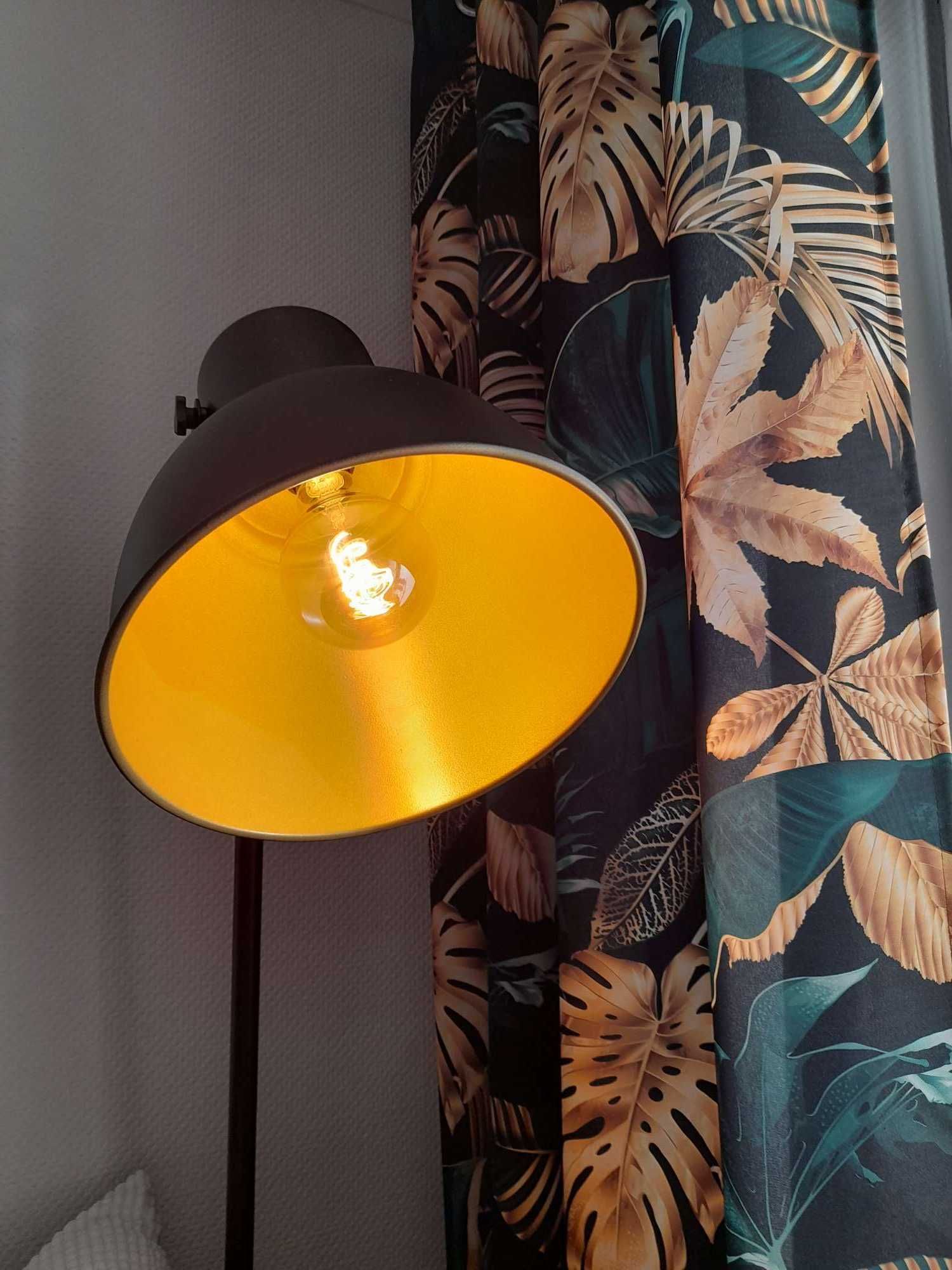 Lampa stojąca retro