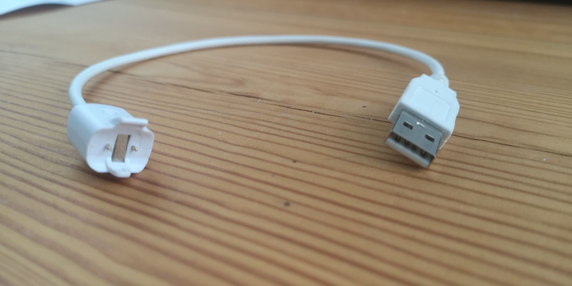 Kabel do starego modelu GPS tracker dla psa firmy Tractive