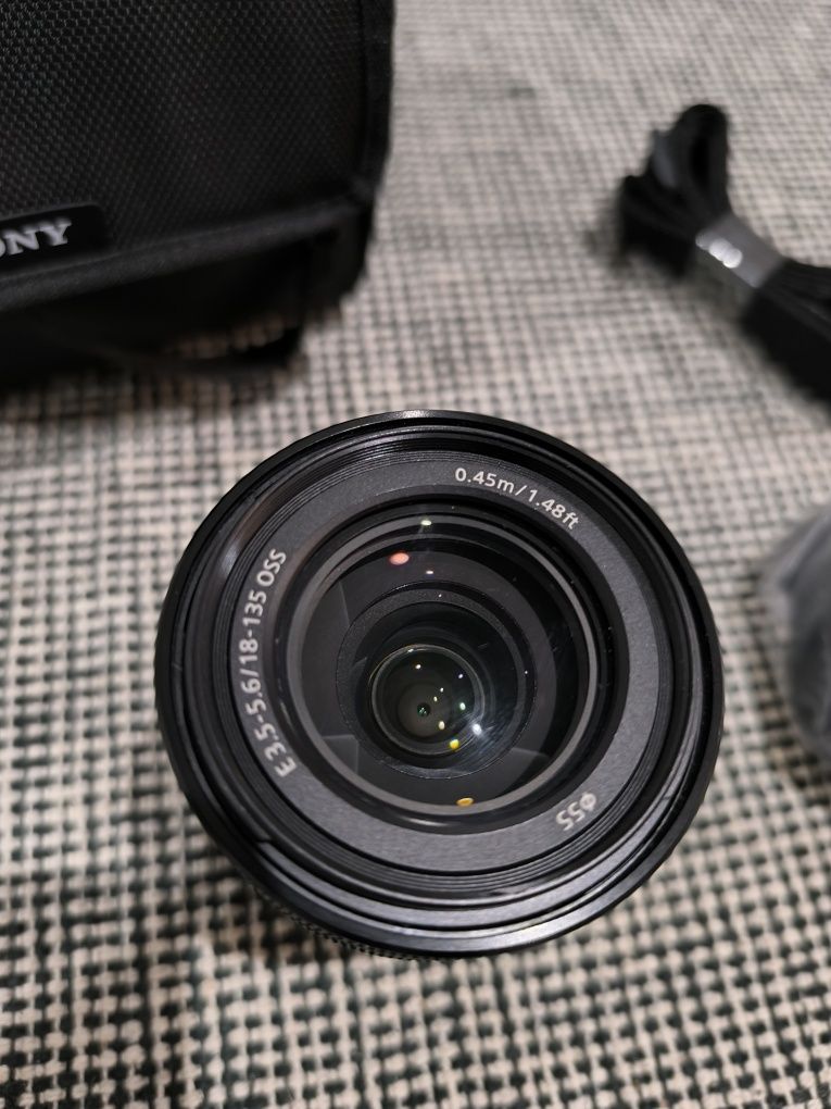 Sony Lente Zoom APS-C, 18 - 135 mm F3.5-5.6 Oss, Zoom de 7.5 X