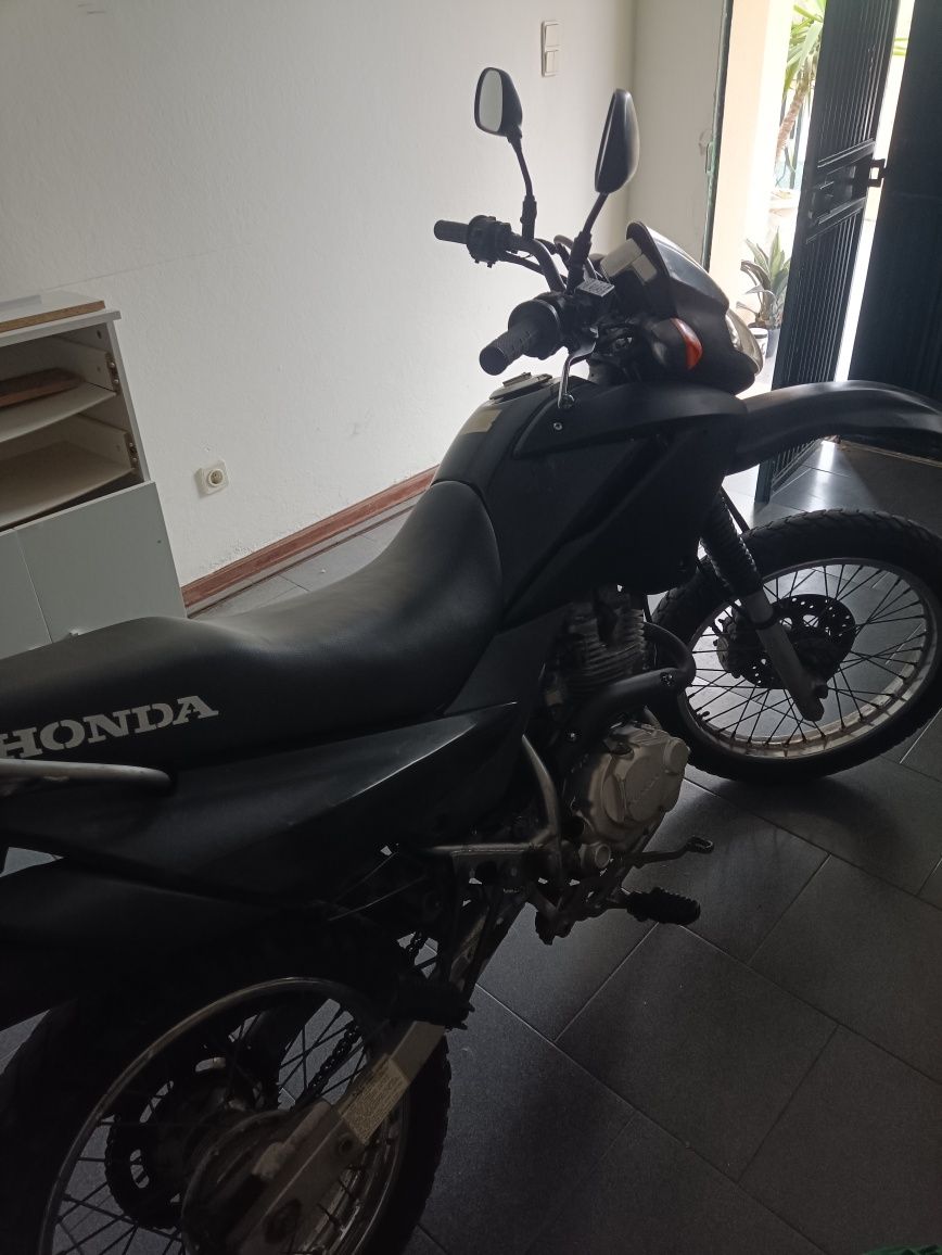 Vendo mota. Aproveite! Óptimo preço!