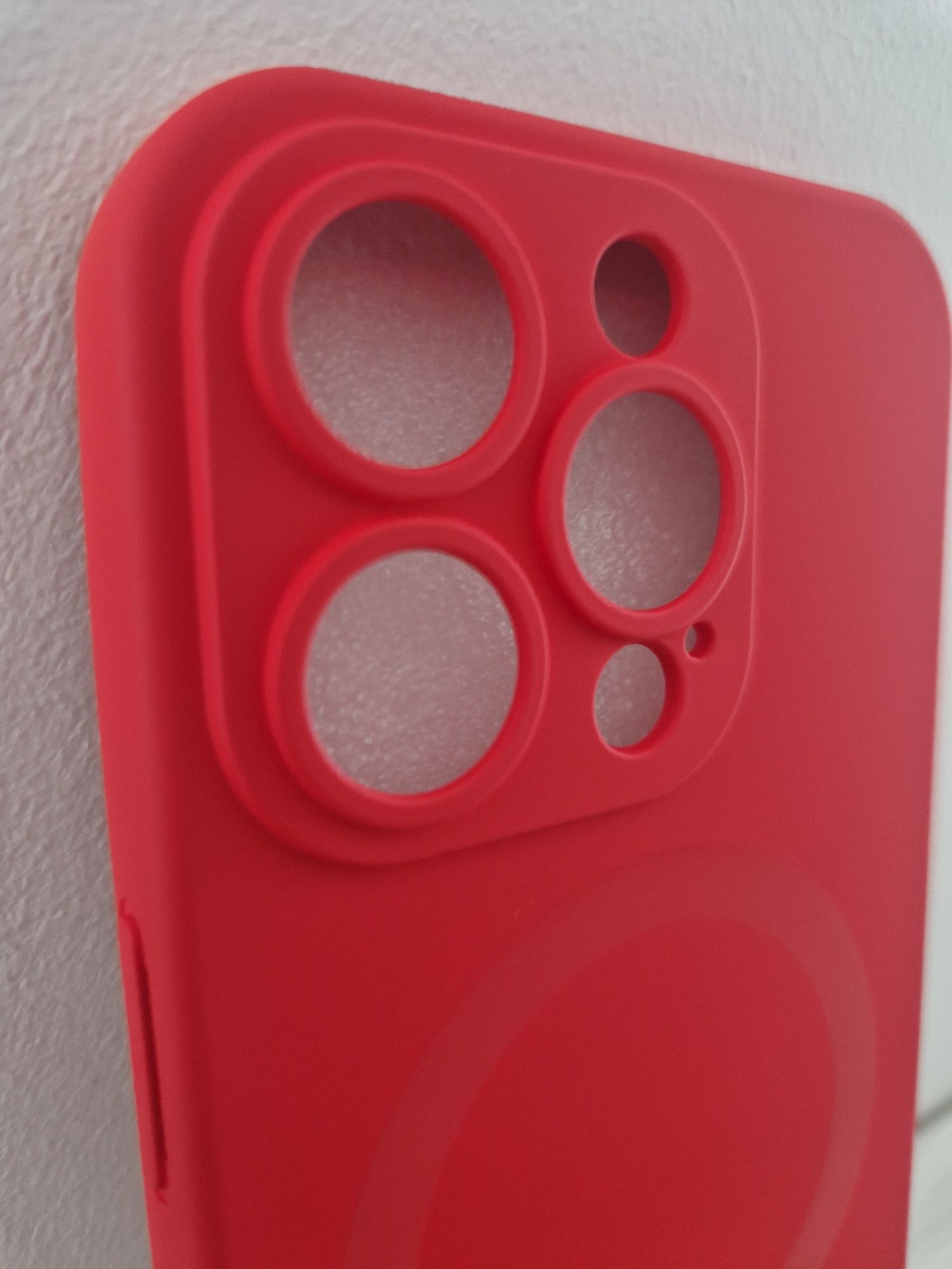 TEL PROTECT MagSilicone Case do Iphone 15 Pro Czerwony