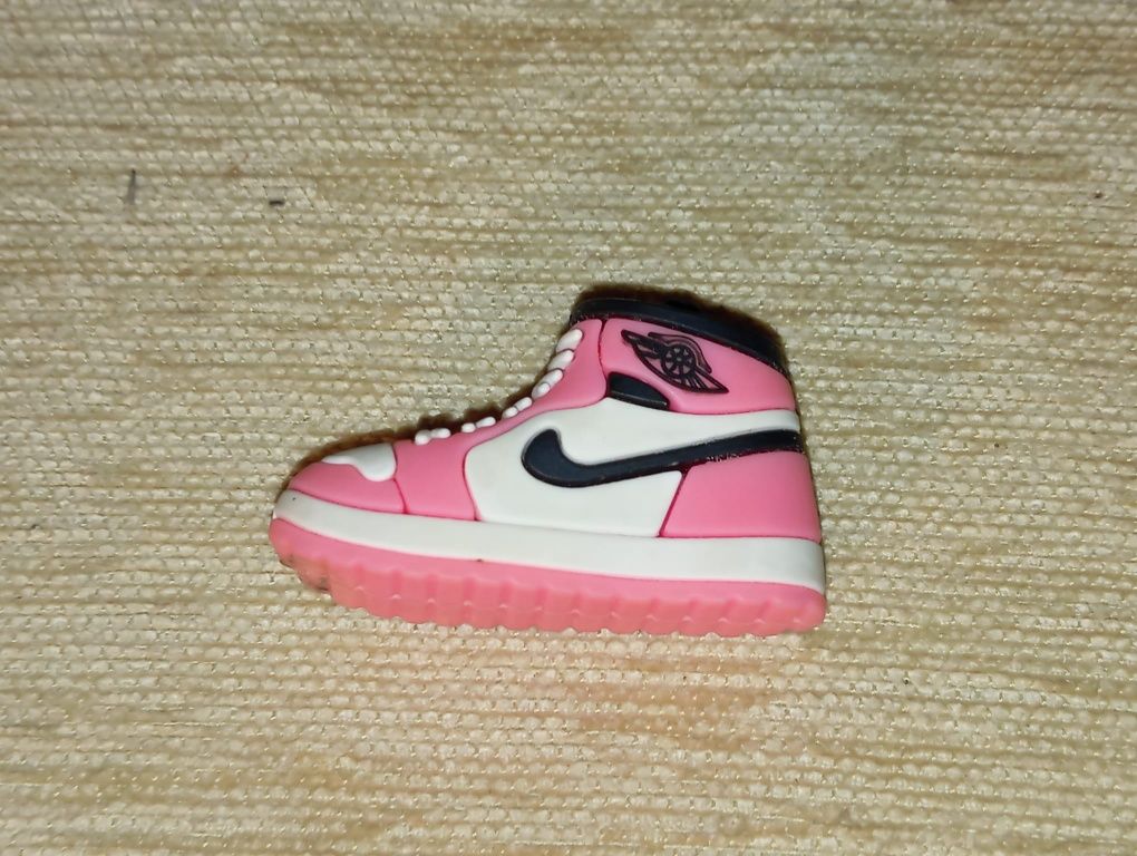 Combo pink -all star high pink plus Jordan version low