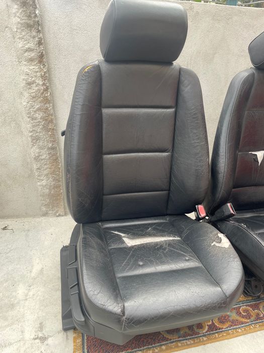 Bancos em pele dianteiros BMW E36
