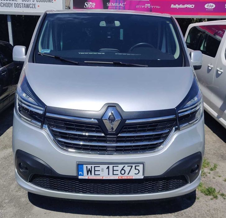 Tani wynajem busa 9 osobowego Renault Trafic ExtraLong