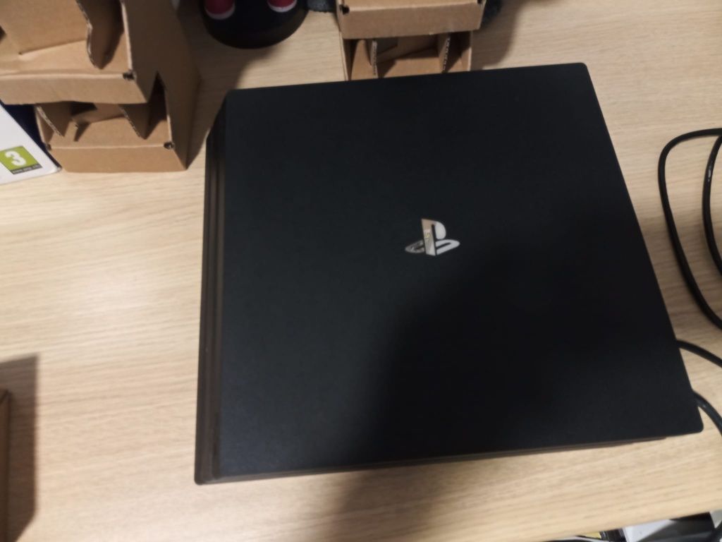 Ps4 pro Desbloqueavel na caixa coleccionador