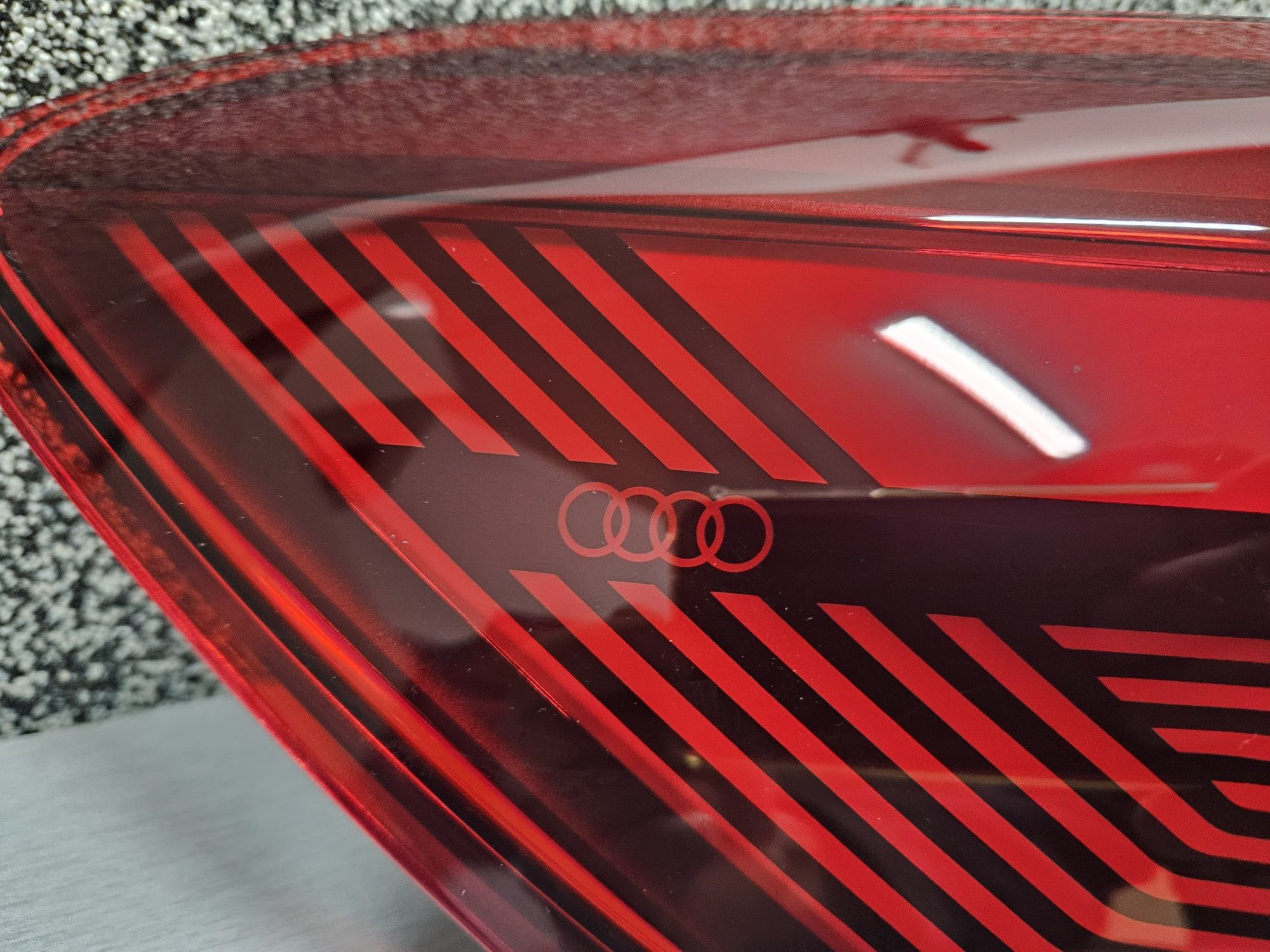 Lampa Tył Lewy Audi Q4 E Tron Led