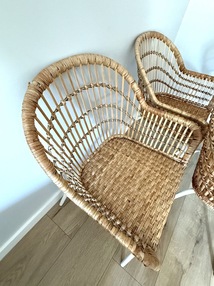 Krzesła rattanowe ikea boho