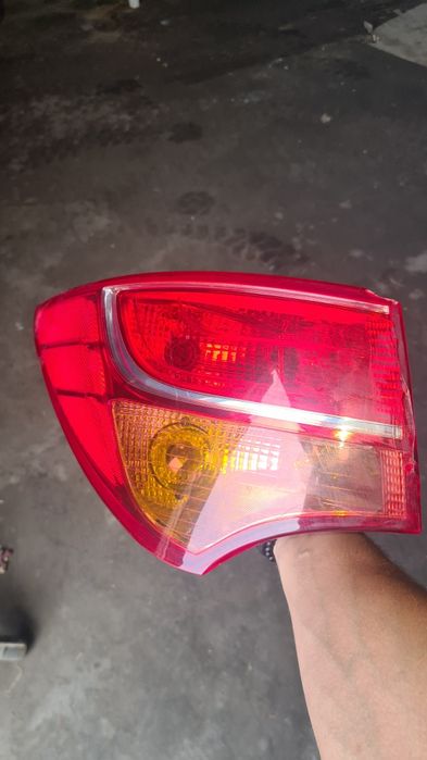 Фара задняя под ремонт Hyundai santafe