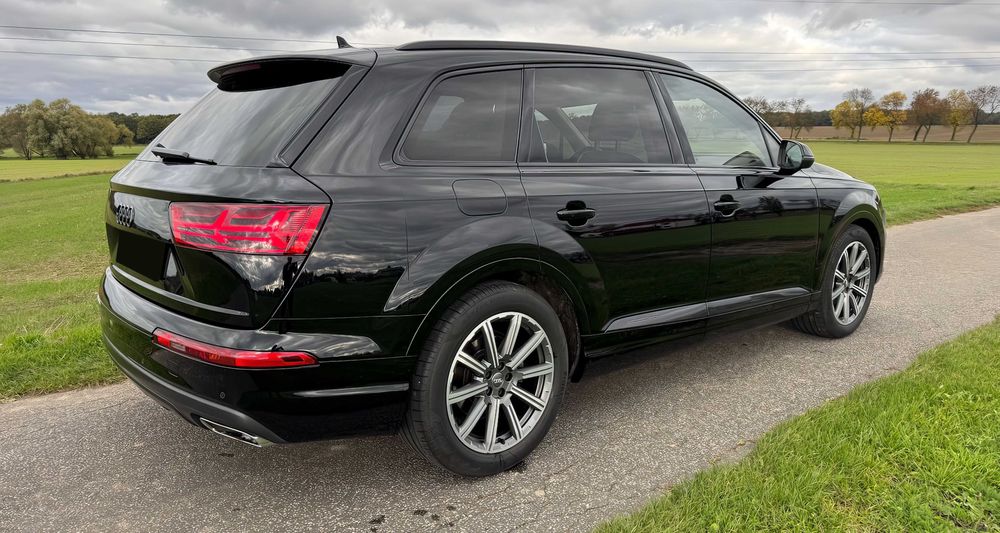 Audi Q7      2016