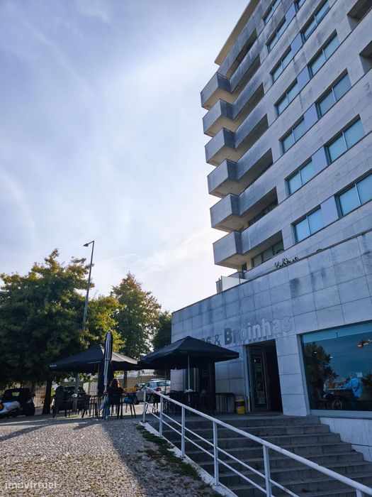 Apartamento T2 com 108m2 para arrendamento