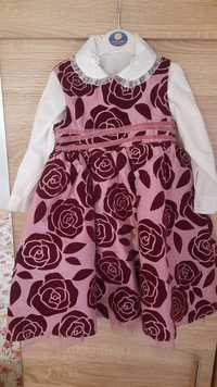 Sukienka dla dziewczynki w róże rozm.92 + gratis rajstopki w łabędzie