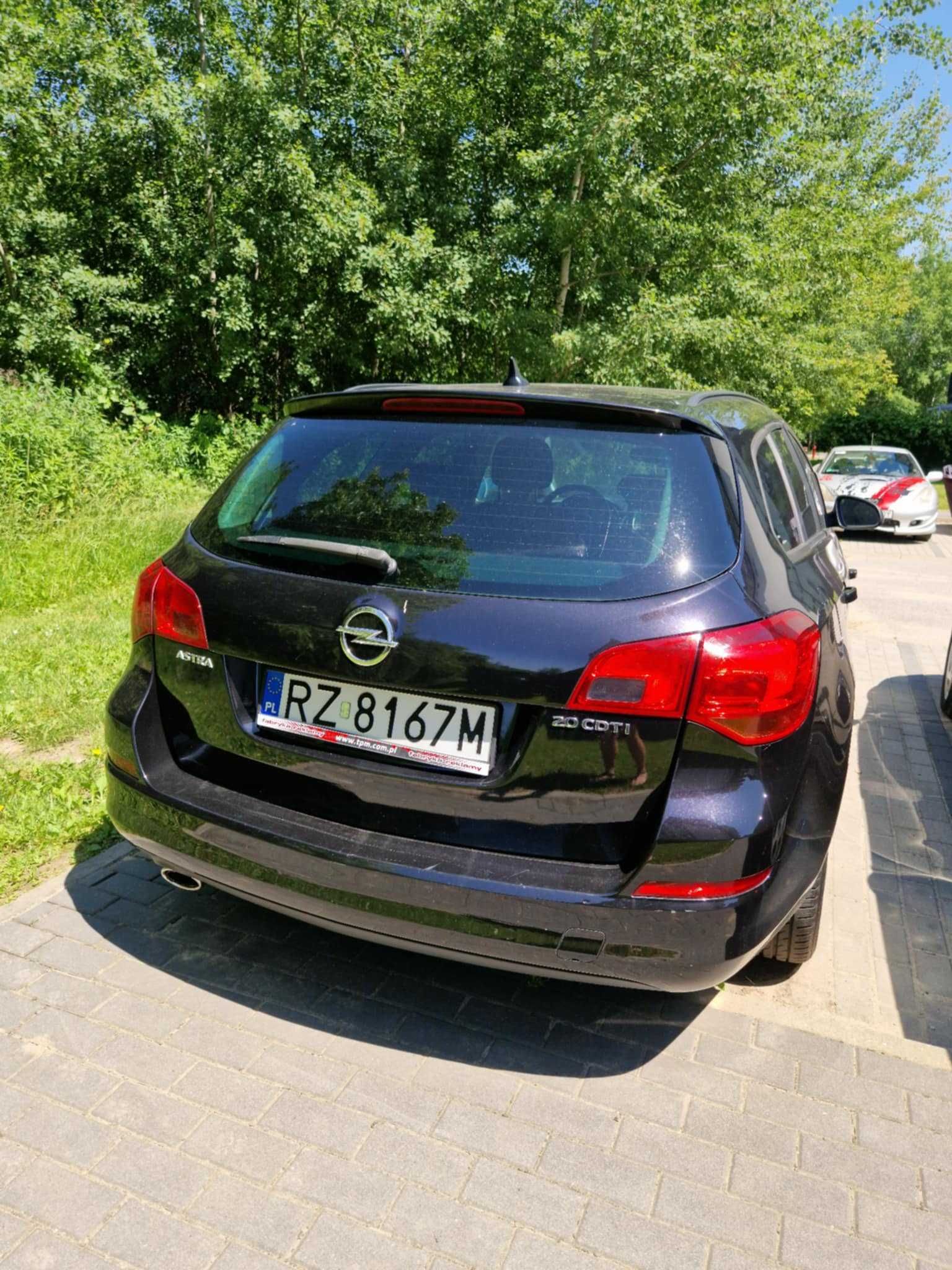 Opel Astra J Sport Tourer 2.0 CDTI 160KM – 2011r.