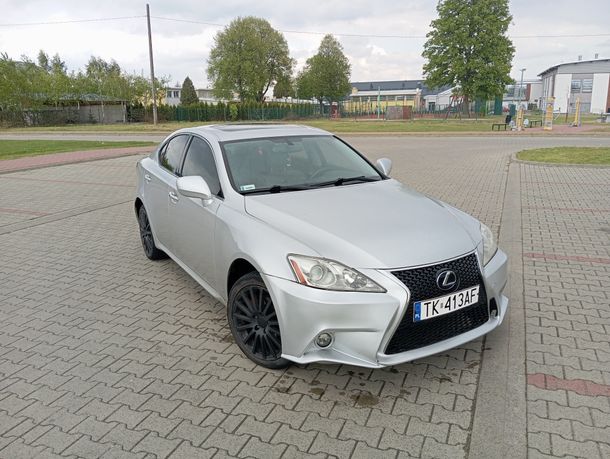 Lexus IS250 RWD automat duże navi skóry drewno