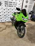 Японський мотоцикл kawasaki ninja 250 з Японії
