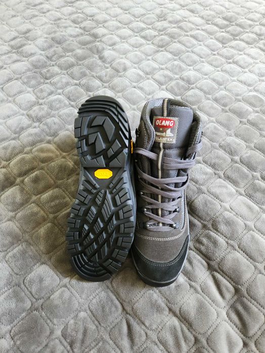 Оригінальні трекінгові черевики OLANG