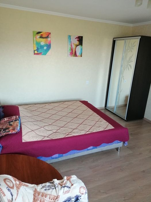 Центр, біля Будинку Торгівлі, 1к.подобово, почасово світло є завжди