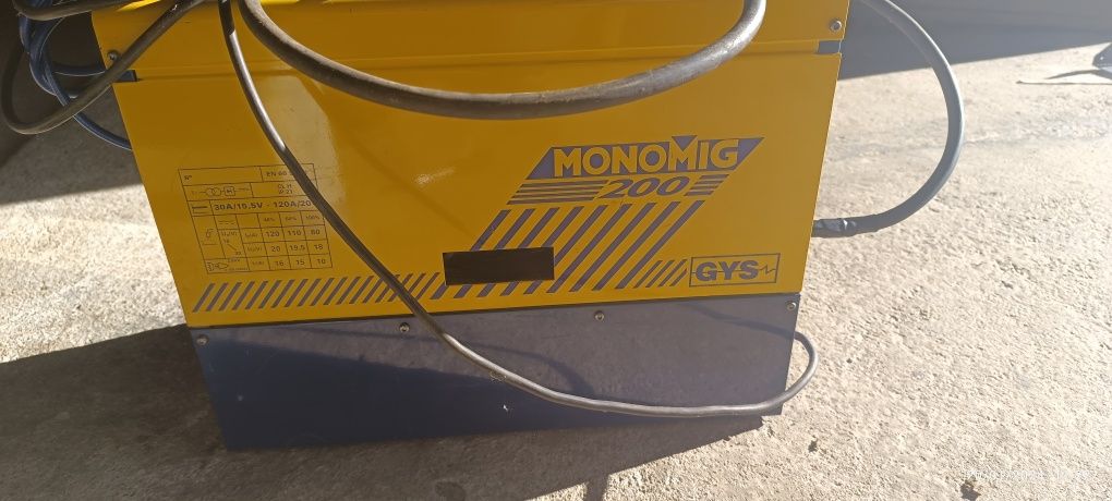 Semi automática GYS monofásica como nova