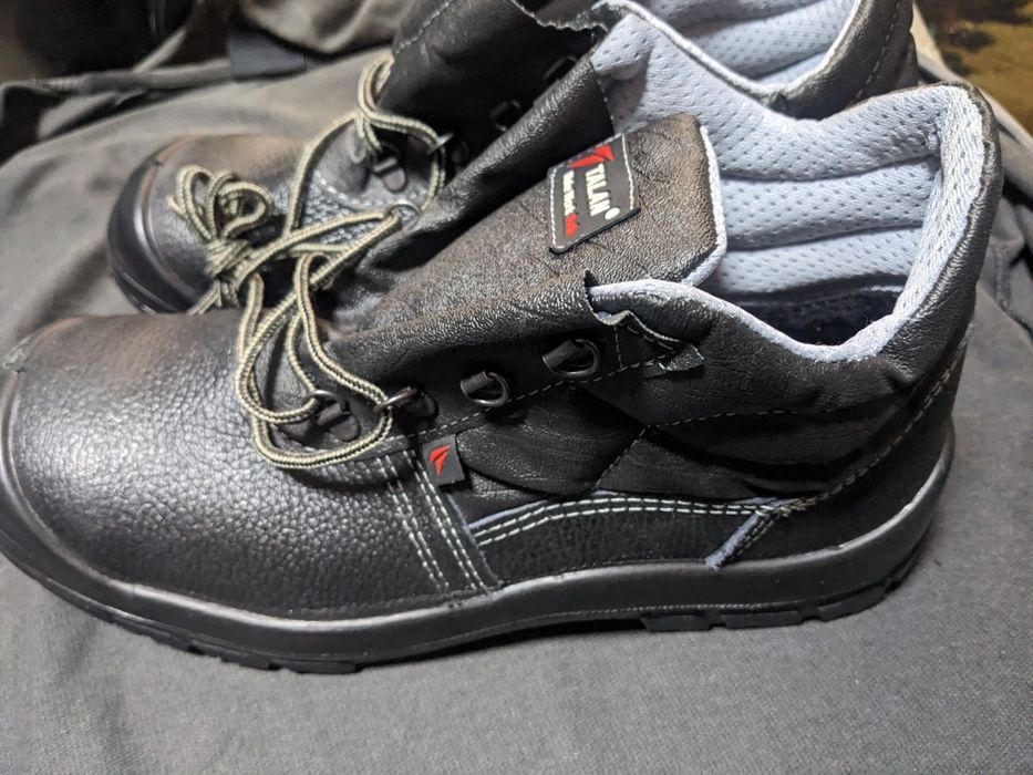 Рабочие ботинки 44 размер с мет носком