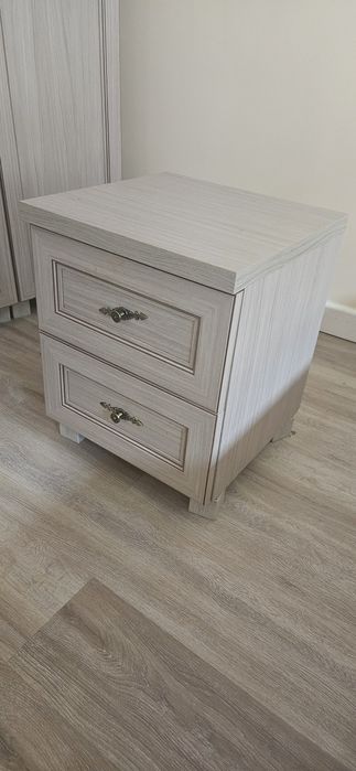 Łóżko + materac 200x160 cm + 2 szafki nocne