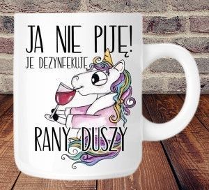 Kubek z napisem grafiką