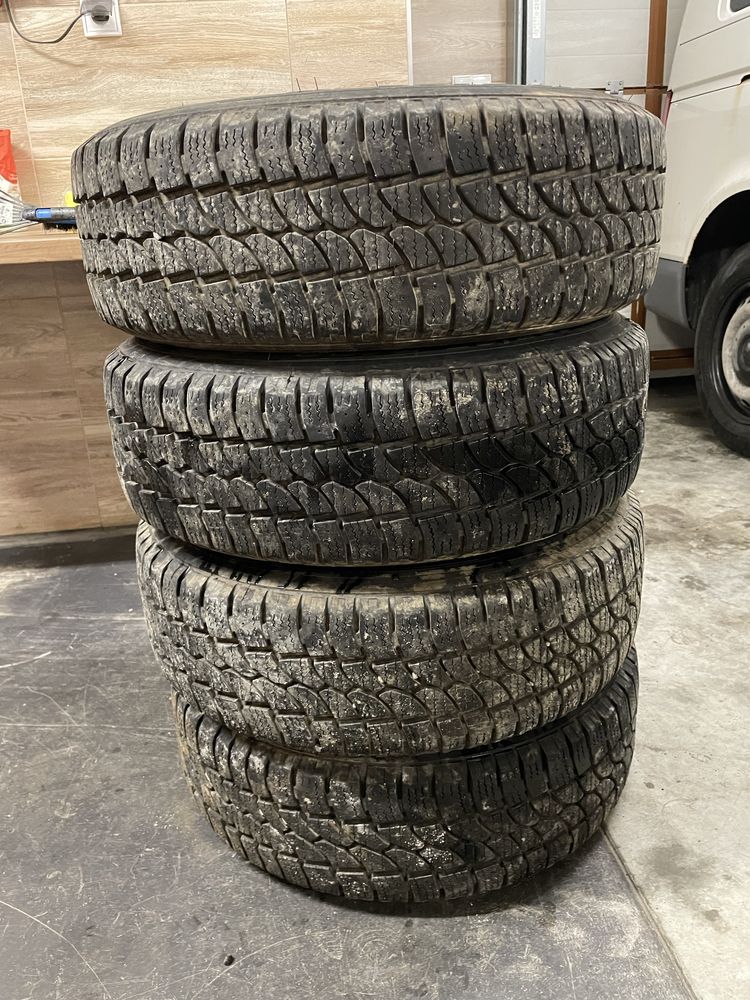 Opony 205/65 r16 2023r typu c w bardzo dobrym stanie