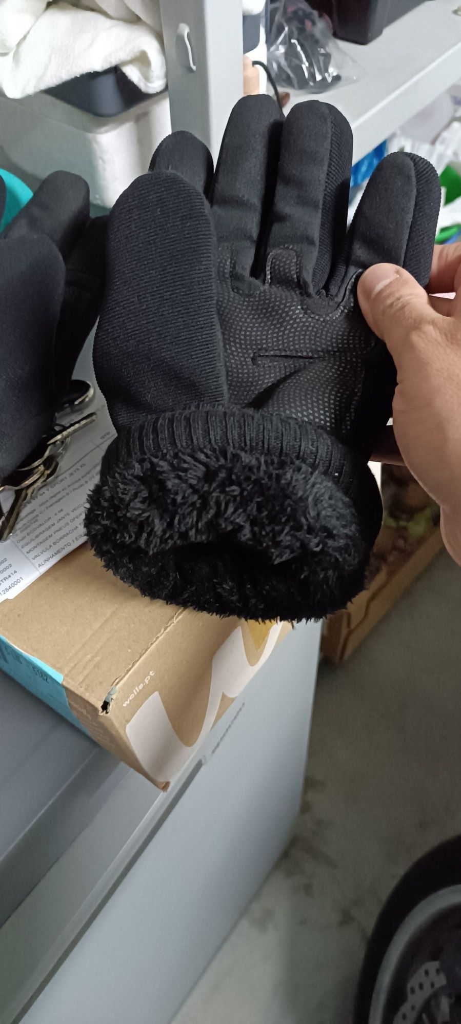 Luvas mota novas
