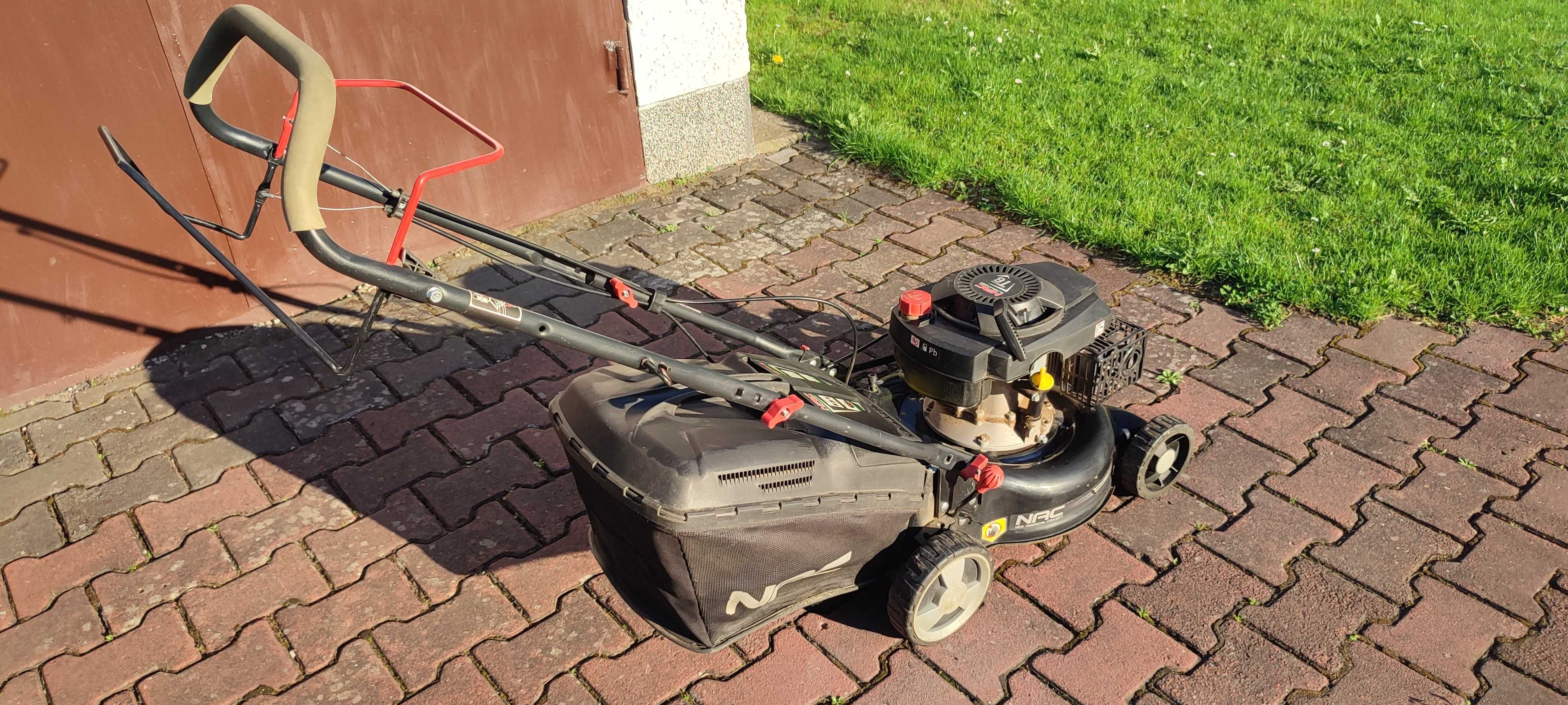 Kosiarka spalinowa NAC LS42-146-NG z napędem