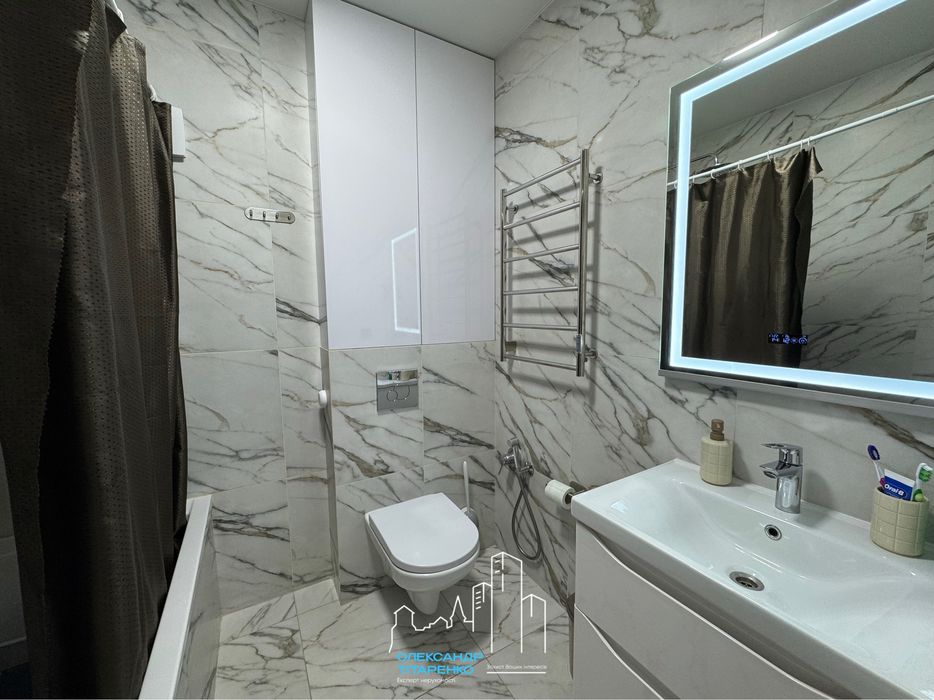 Сучасний котедж з ремонтом на МІКРОРАЙОНІ