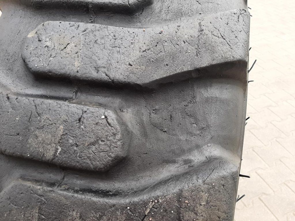 Opona używana przemysłowa 15.5-25 15.5R25 MRL MG2 419; 800zł W4429