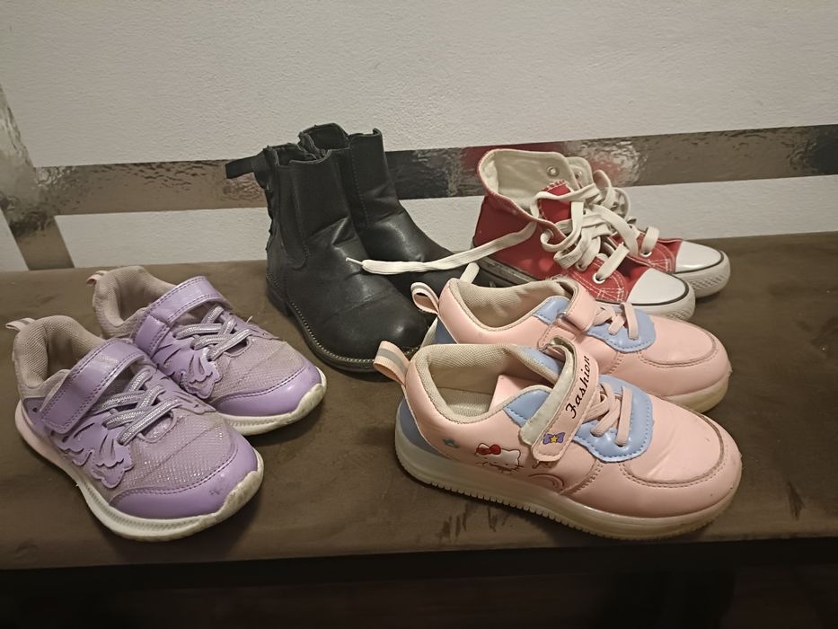 Buty dla dziewczynki 4 szt. 28 r.