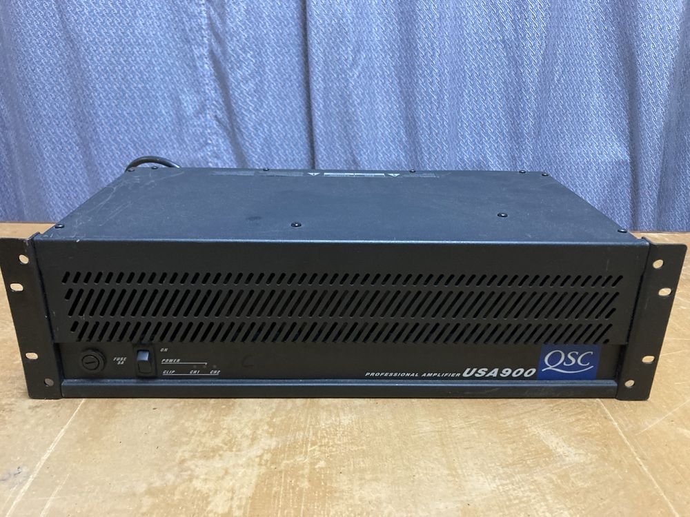 Amplificador som QSC USA 900