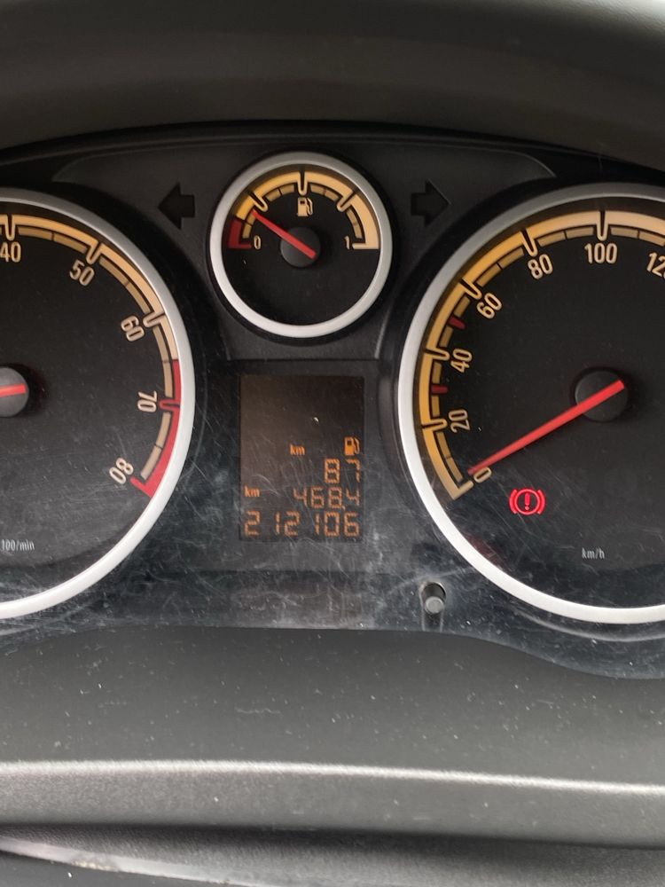 Opel Corsa 1,4 16V Enjoy 2011