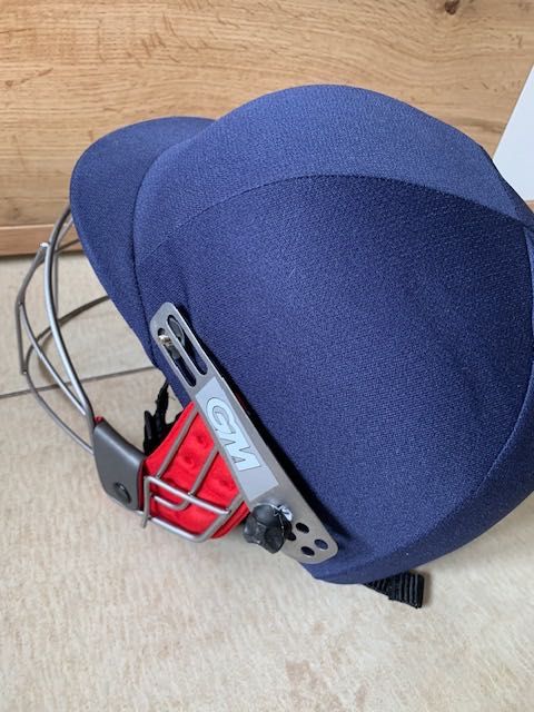 Kask do krykieta z kratką GM Gunn & Moore 54-59 cm JUNIOR