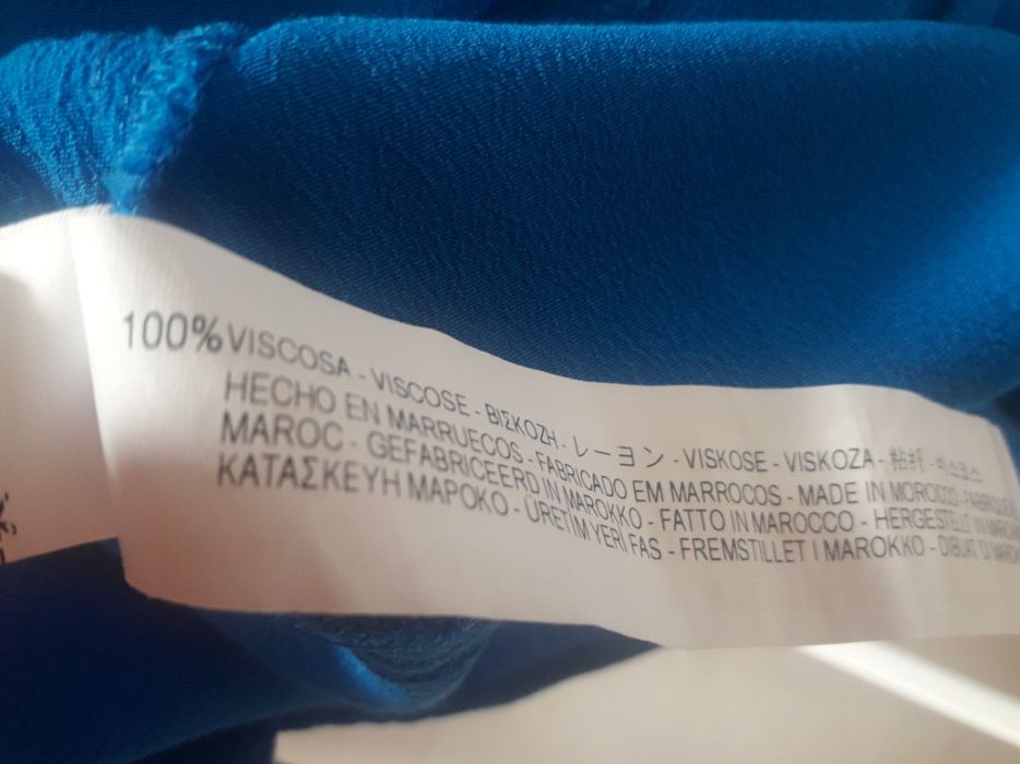 Top com decote em V da Zara