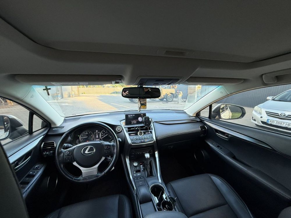 Lexus NX 200 turbo 2015 рік