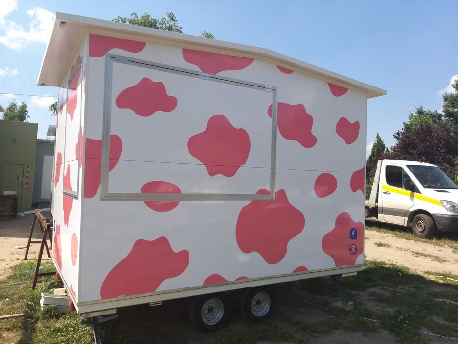 Przyczepa gastronomiczna do lodów wyposażona producent