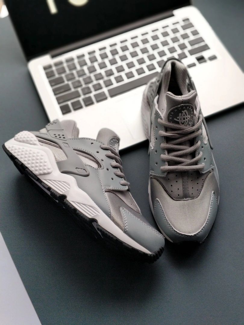 Кроссовки Nike Air Max женские Nike Air Huarache Nike Zoom Vomero осен