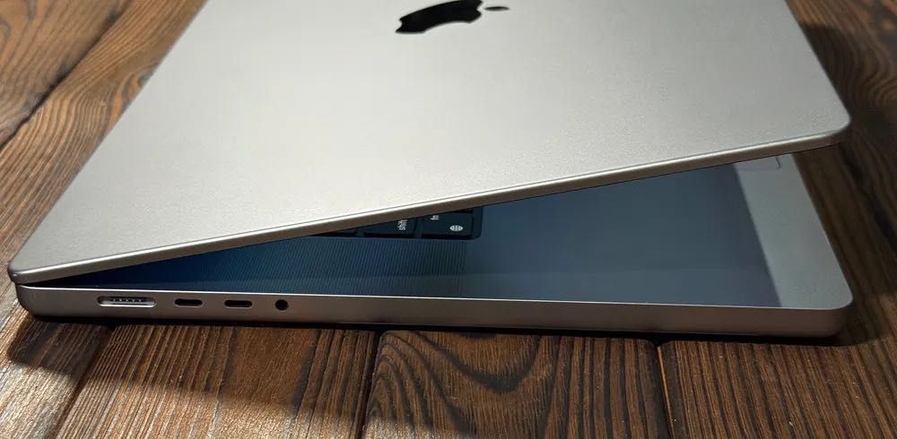 MacBook Pro 16" Mid 2021 M1 Pro (32/512 SSD) Space - 1.050$$ / Магазин