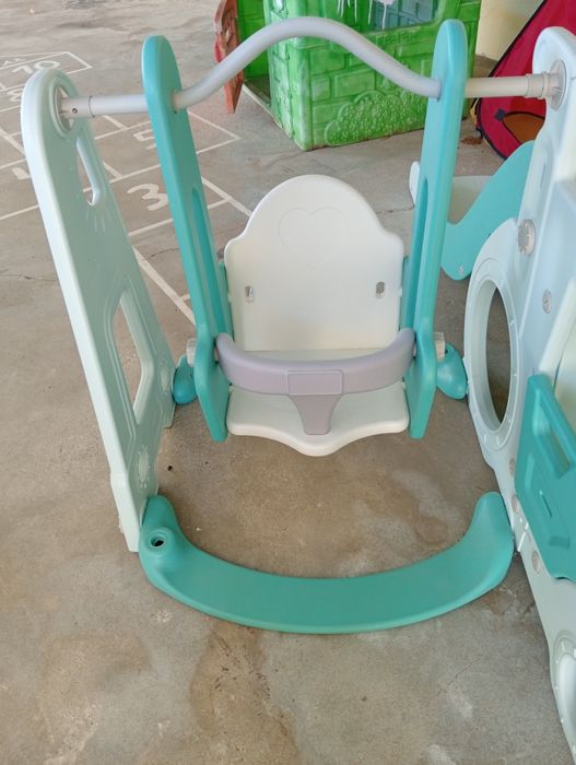 Escorrega e baloiço bebe